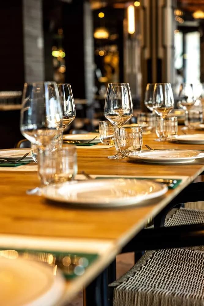 Nakryty stół w Restauracji SZPAS