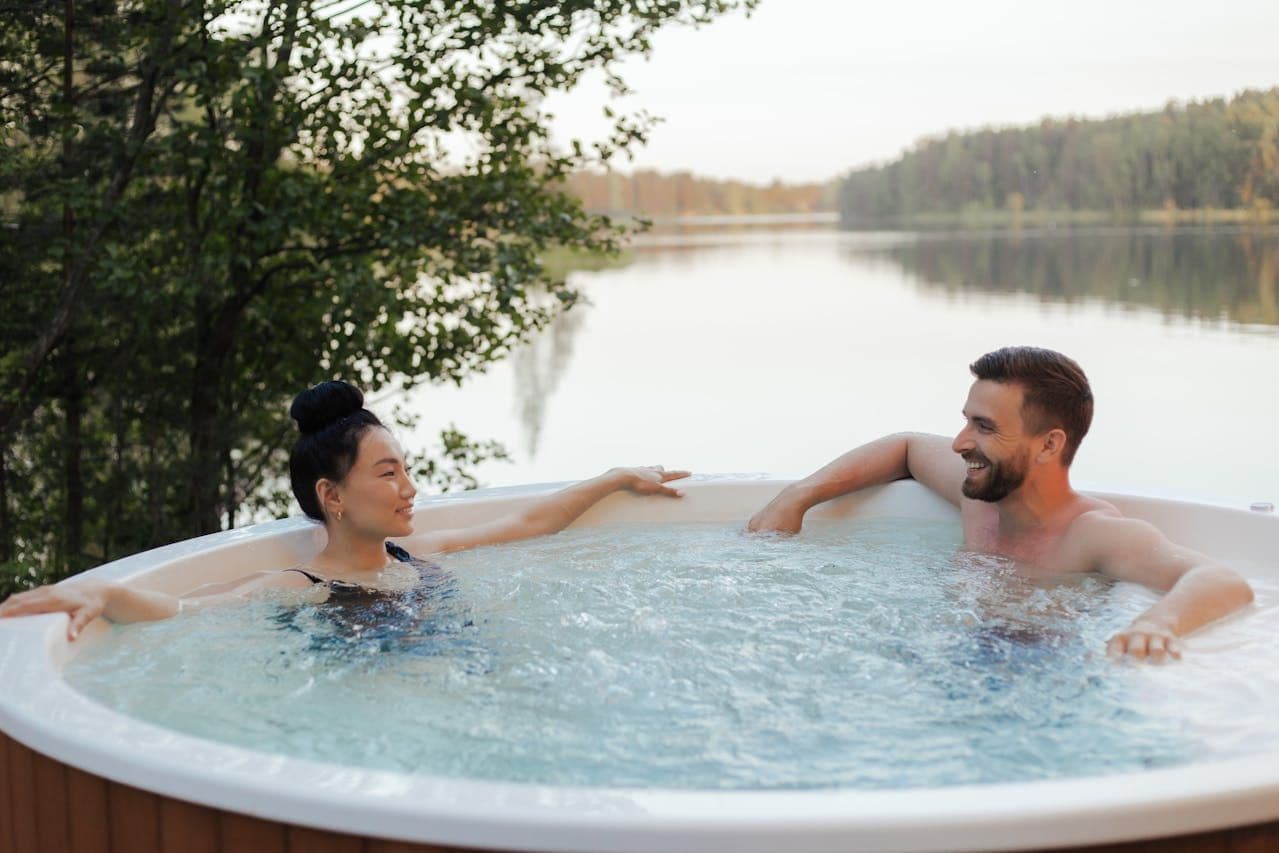 Relaksujący weekend dla dwojga z jacuzzi w pokoju nad morzem